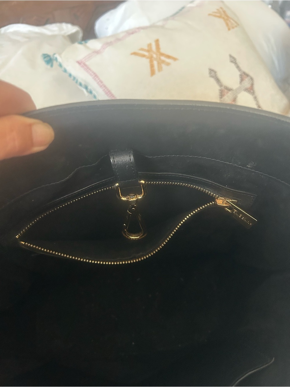 Anine Bing Black Leather Bucket Messenger with Gold Logo - Picture 4 of 5